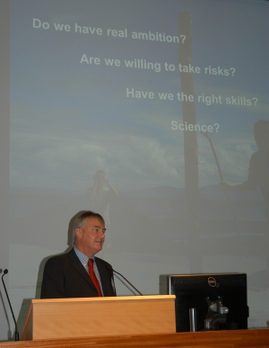 Professor Des Thompson of SNH introduces the event